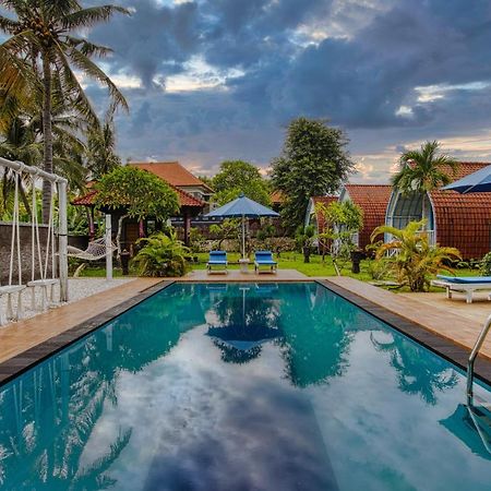 Megaland Bungalow Batununggul 外观 照片
